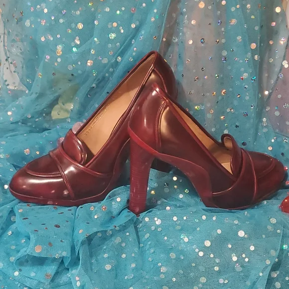 Salvatore Ferragamo Heels Shade of Red - Picture 15 of 15